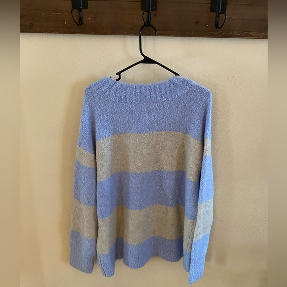 Aerie Cozy V-Neck Sweater in Blue and Gray Size Medium - Picture 2 of 5